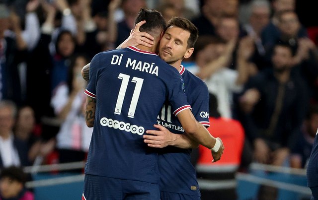 此时她抓到 此时她抓到