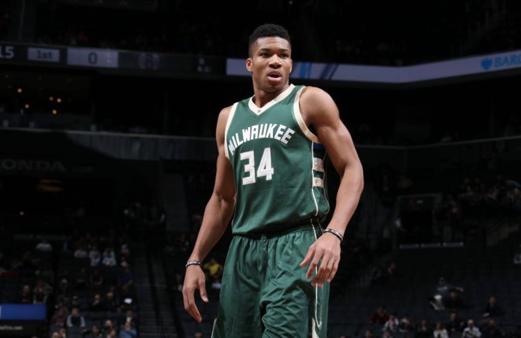 电竞战队阵容调整引粉丝热议